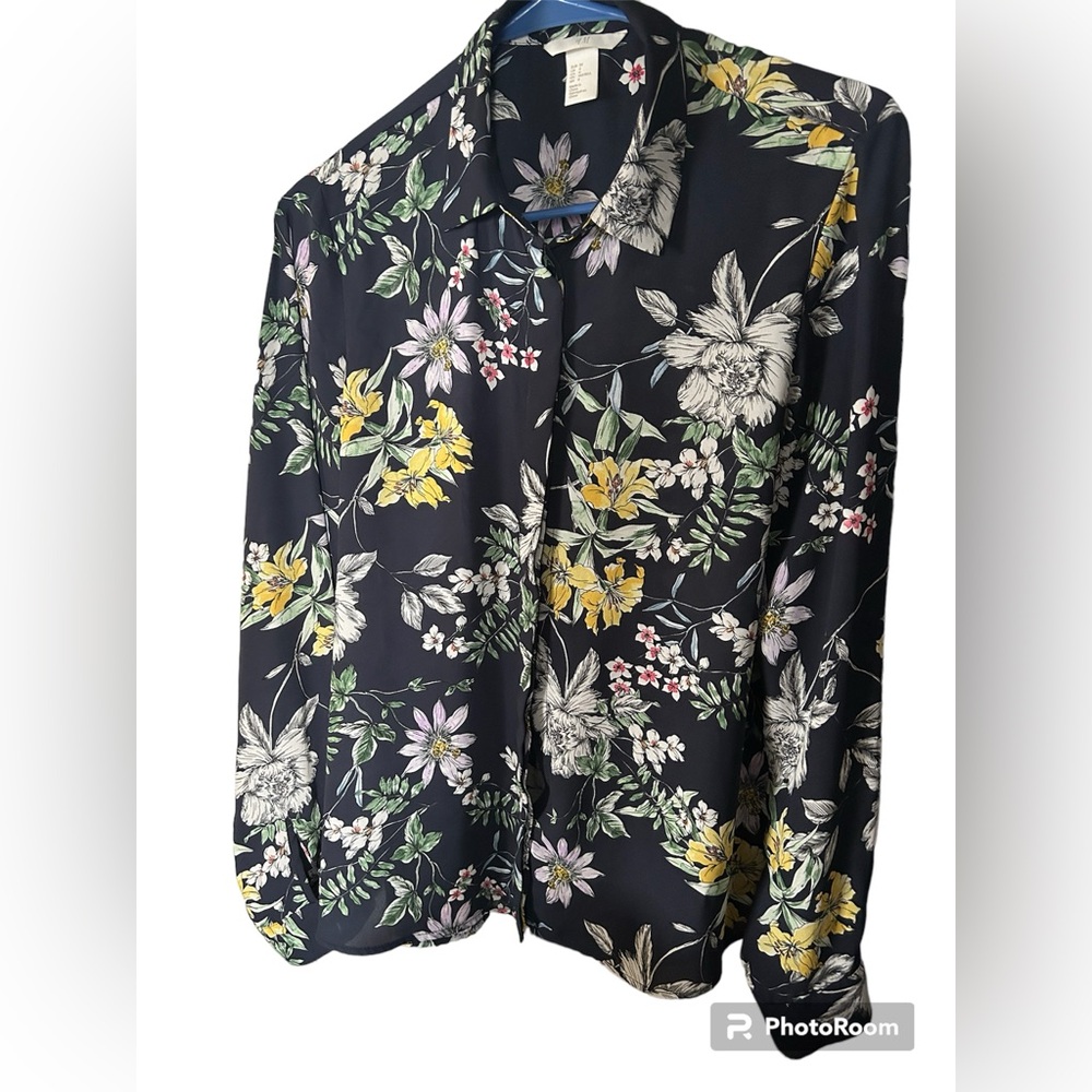 H&M Women’s Long-Sleeve Navy Blue Floral Button Down Blouse - Picture 2 of 8